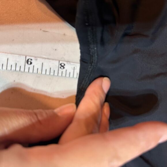 Under Armour women’s compression shorts size small black - Picture 4 of 8